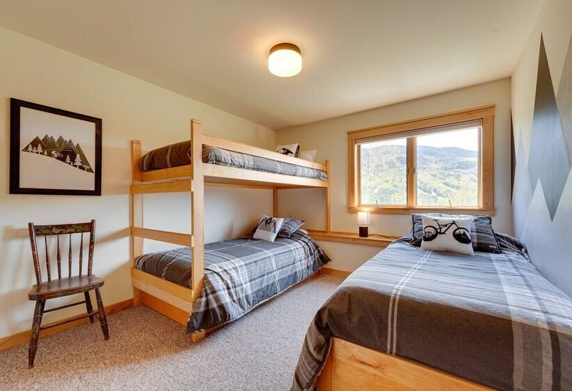 Luxury Vermont Vacation Rental: Private Hot Tub!