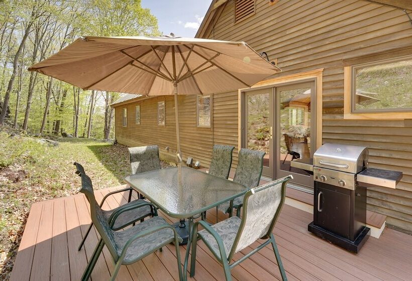 Luxury Vermont Vacation Rental: Private Hot Tub!