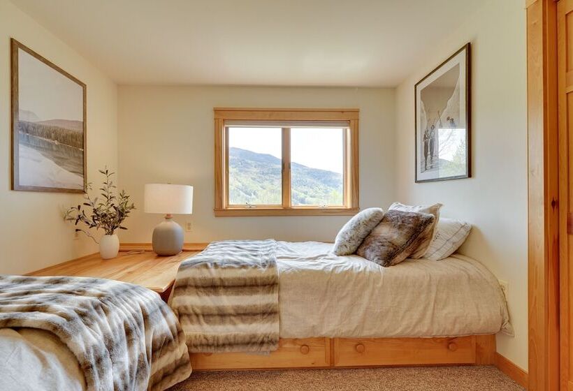 Luxury Vermont Vacation Rental: Private Hot Tub!