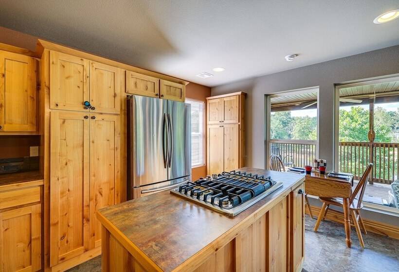 Magical Pineville Oasis: Gas Grill & Scenic Deck!