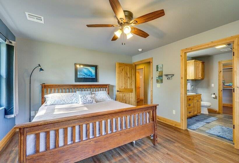 Magical Pineville Oasis: Gas Grill & Scenic Deck!