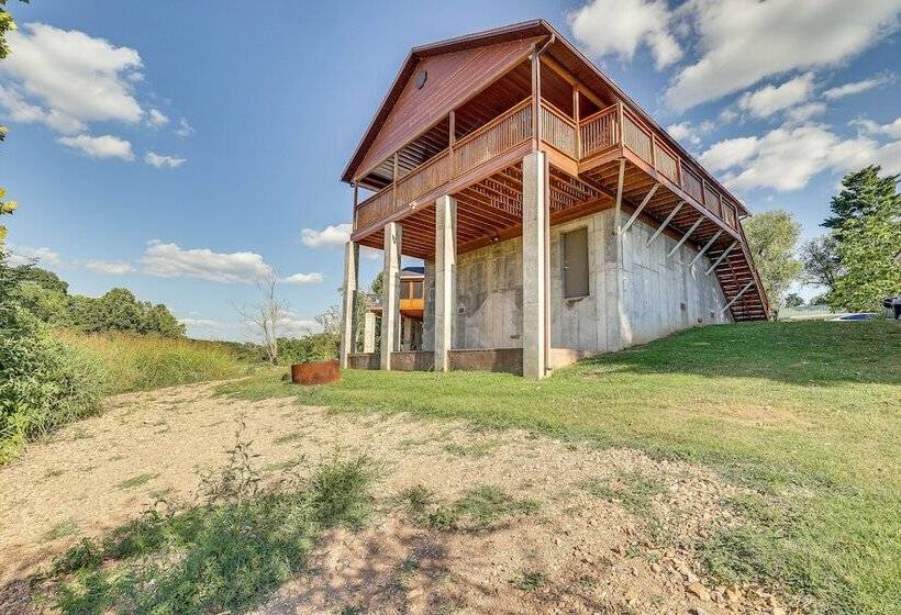 Magical Pineville Oasis: Gas Grill & Scenic Deck!