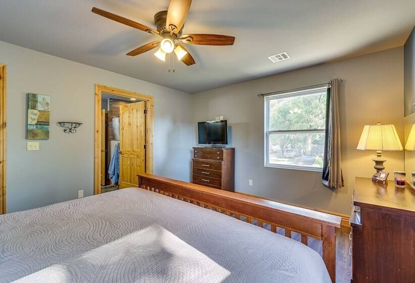 Magical Pineville Oasis: Gas Grill & Scenic Deck!