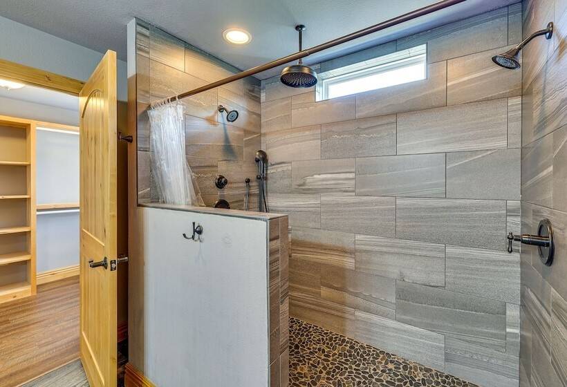 Magical Pineville Oasis: Gas Grill & Scenic Deck!