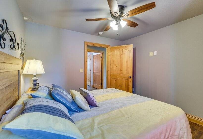 Magical Pineville Oasis: Gas Grill & Scenic Deck!