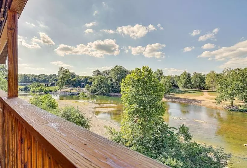 Magical Pineville Oasis: Gas Grill & Scenic Deck!