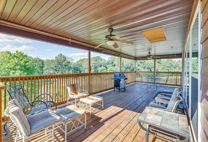 Magical Pineville Oasis: Gas Grill & Scenic Deck!