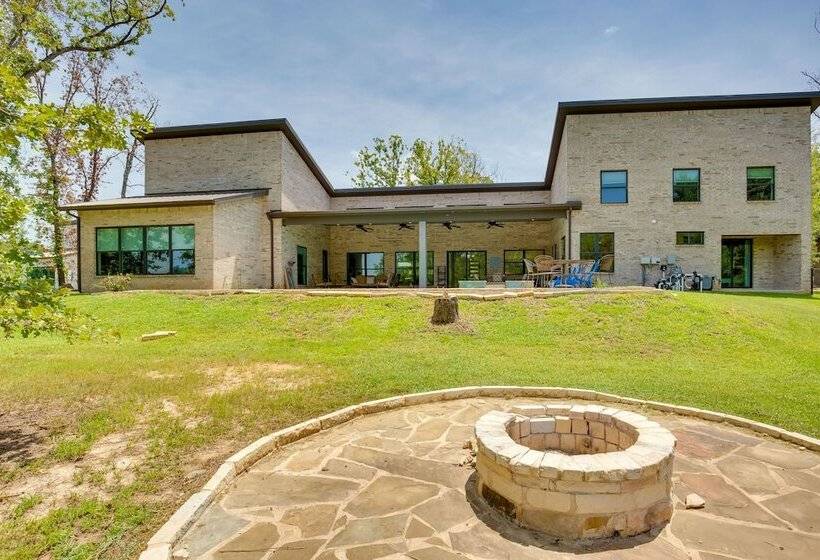 Pool, Hot Tub & Views: Malakoff Gem On Cedar Creek