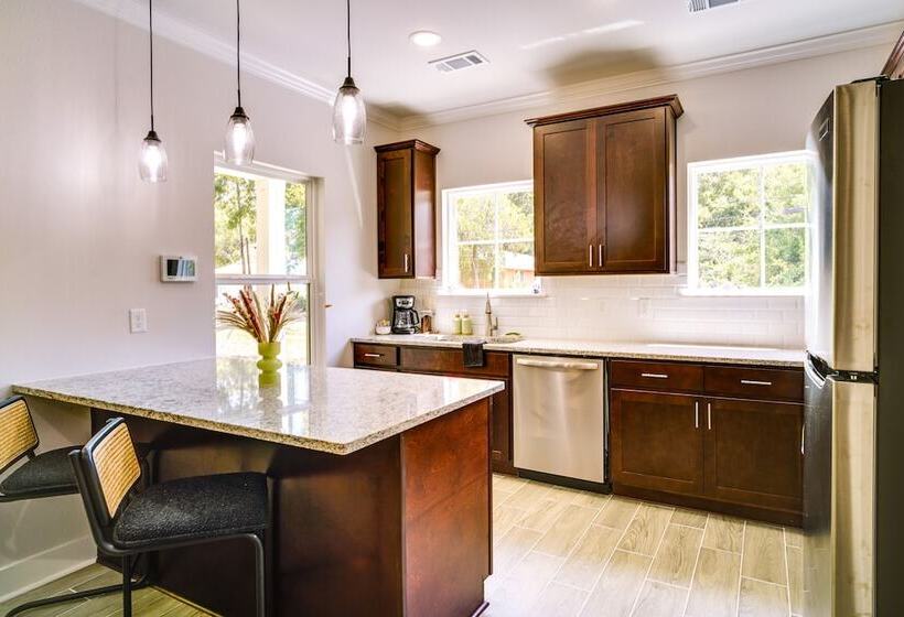 Midcity Mural House In Baton Rouge: 3 Mi To Lsu!