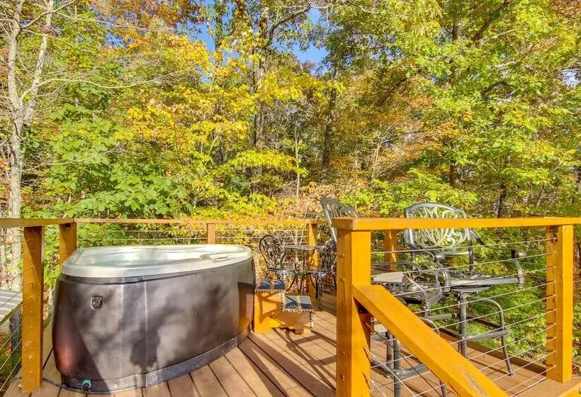 7 Mi To Lake Lure: Mill Spring Cabin W/ Hot Tub