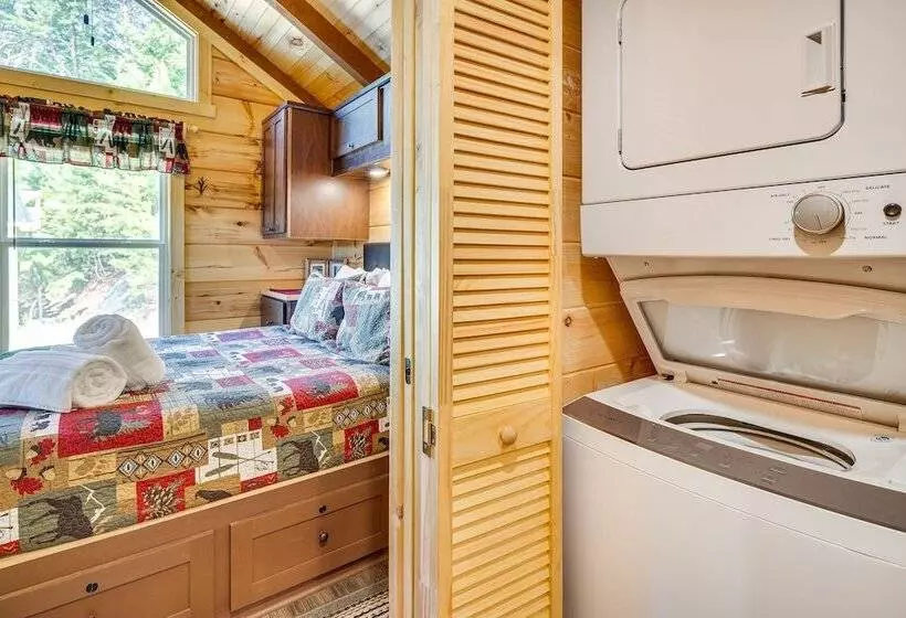 7 Mi To Lake Lure: Mill Spring Cabin W/ Hot Tub