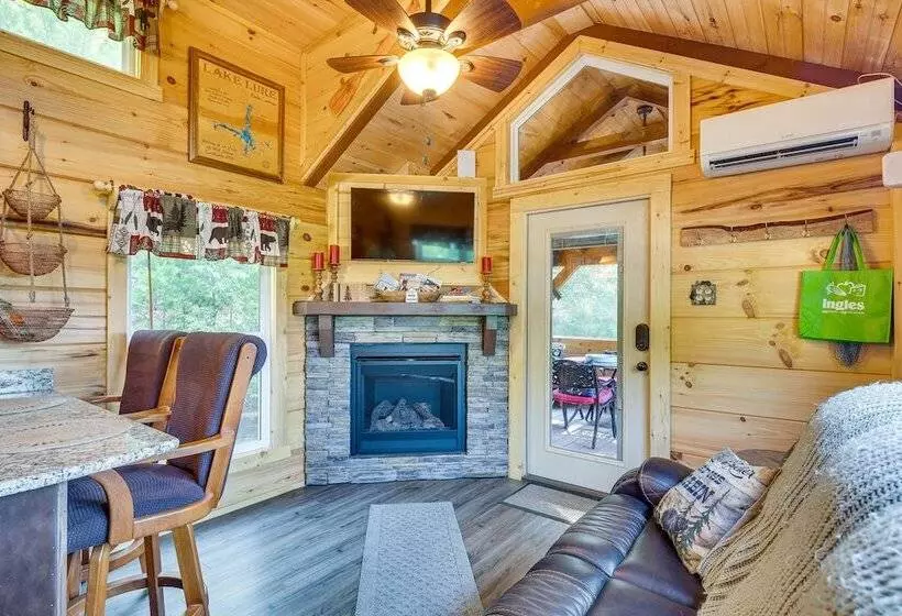 7 Mi To Lake Lure: Mill Spring Cabin W/ Hot Tub