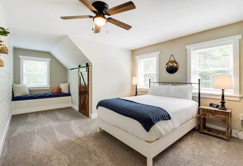 Milton Cabin W/ Fire Pit & Pickleball Court!