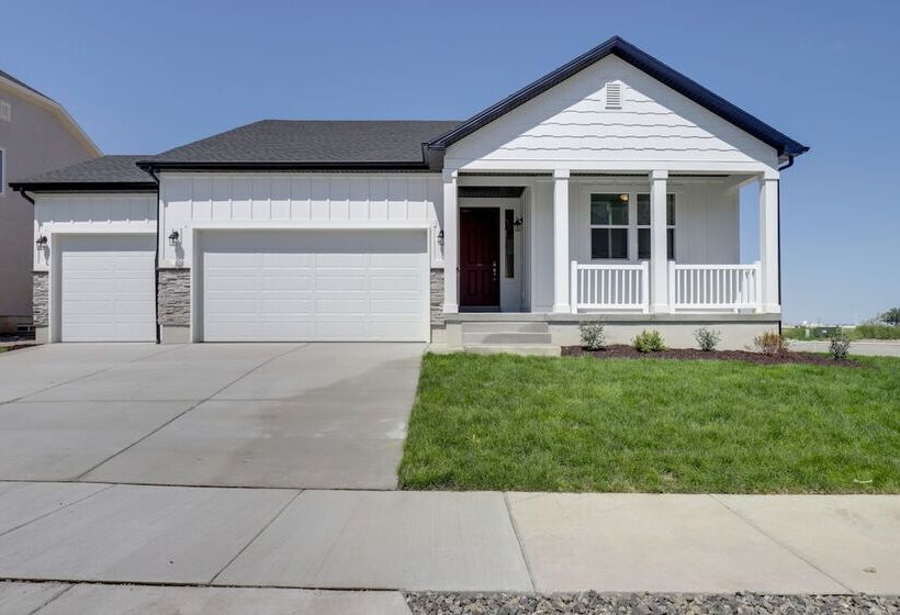 Modern Lake Point Home   1 Mi To Great Salt Lake!