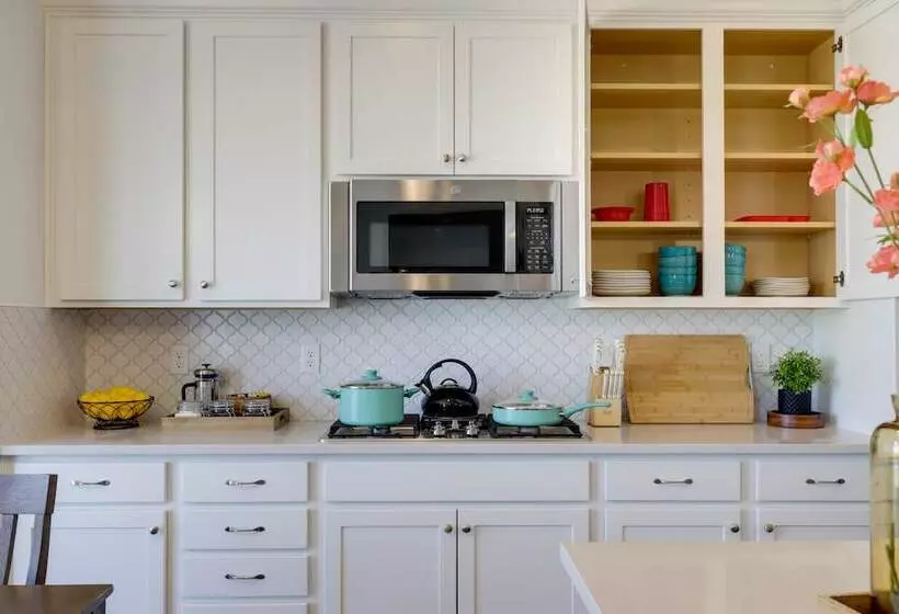 Modern Lake Point Home   1 Mi To Great Salt Lake!