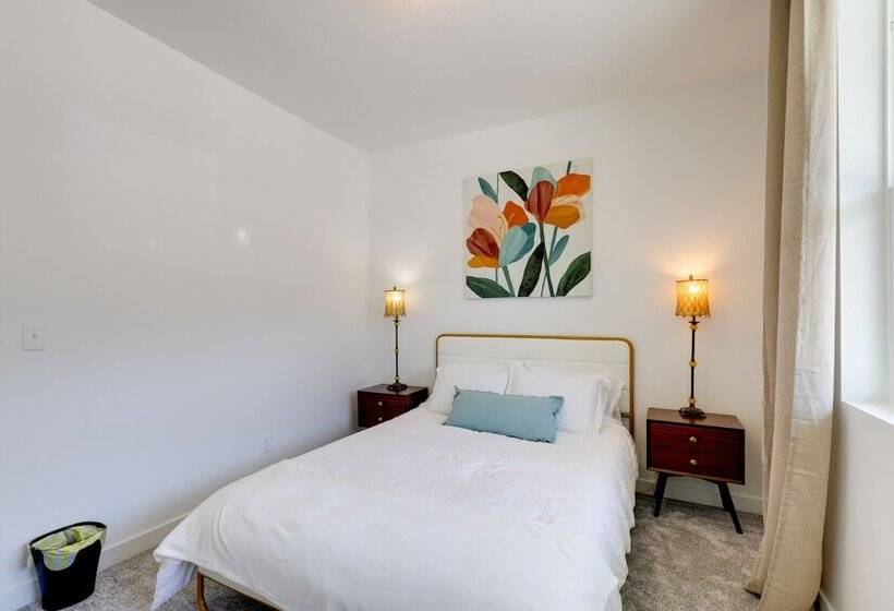 Modern Lake Point Home   1 Mi To Great Salt Lake!