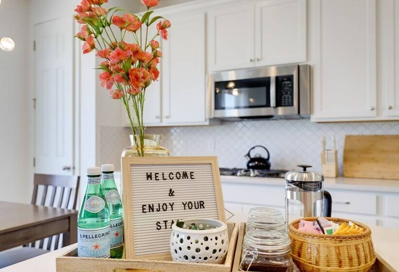 Modern Lake Point Home   1 Mi To Great Salt Lake!