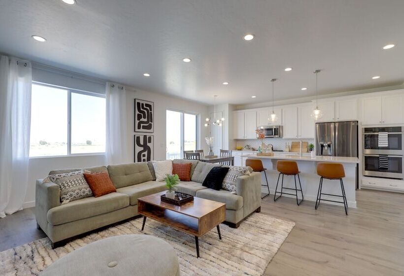 Modern Lake Point Home   1 Mi To Great Salt Lake!