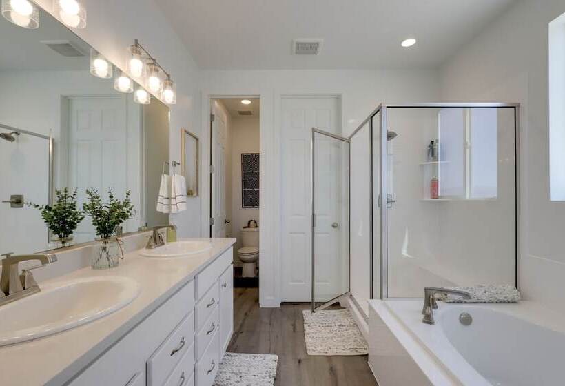 Modern Lake Point Home   1 Mi To Great Salt Lake!