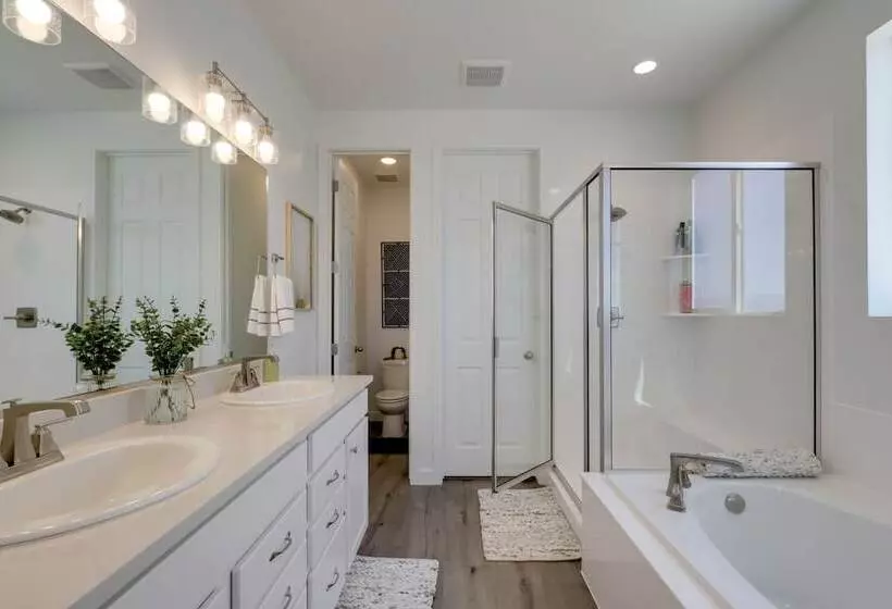 Modern Lake Point Home   1 Mi To Great Salt Lake!