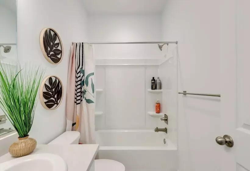 Modern Lake Point Home   1 Mi To Great Salt Lake!