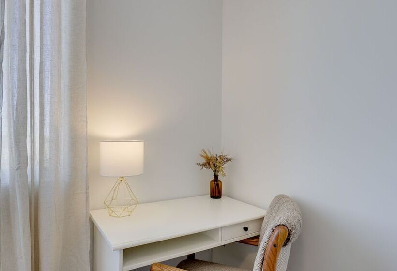 Modern Lake Point Home   1 Mi To Great Salt Lake!