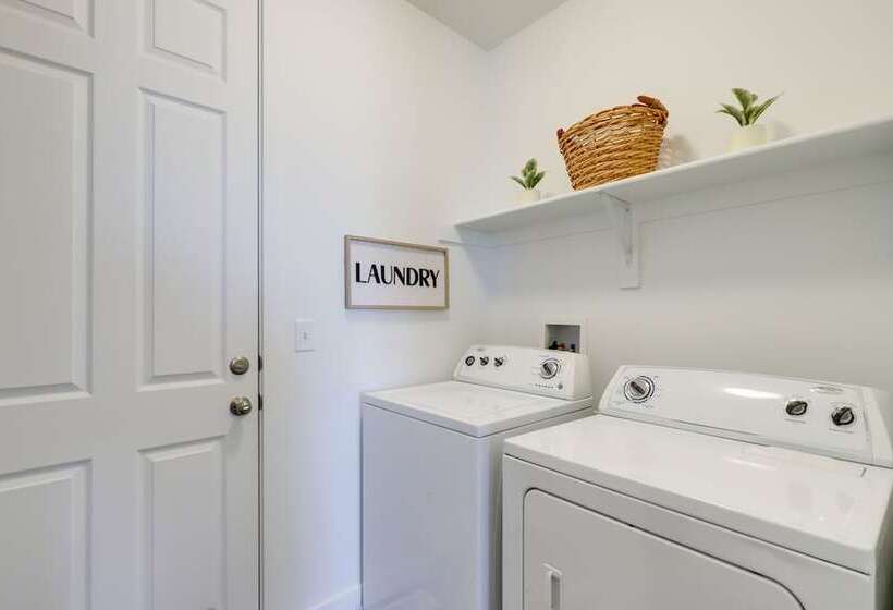 Modern Lake Point Home   1 Mi To Great Salt Lake!