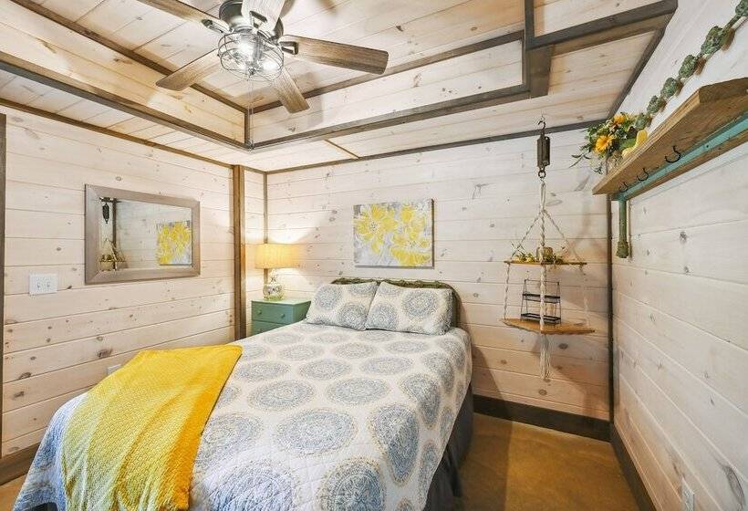 Modern Willis Cabin Retreat: 24 Acre Working Farm!