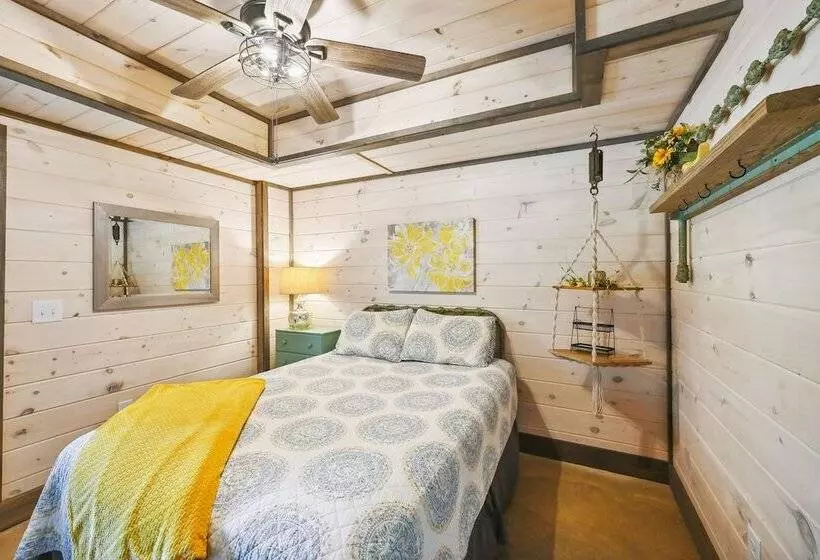 Modern Willis Cabin Retreat: 24 Acre Working Farm!