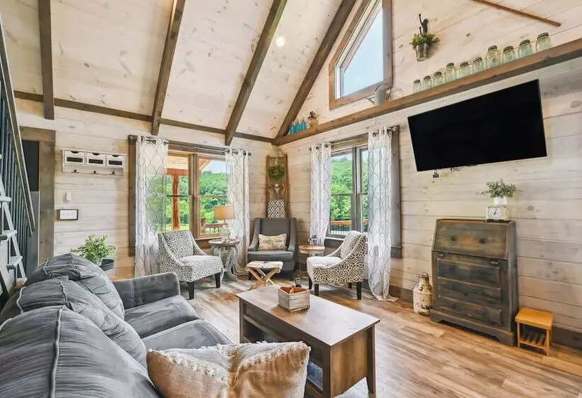 Modern Willis Cabin Retreat: 24 Acre Working Farm!