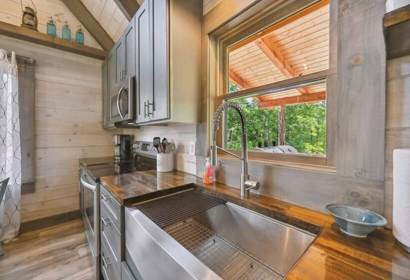 Modern Willis Cabin Retreat: 24 Acre Working Farm!