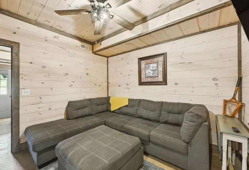 Modern Willis Cabin Retreat: 24 Acre Working Farm!