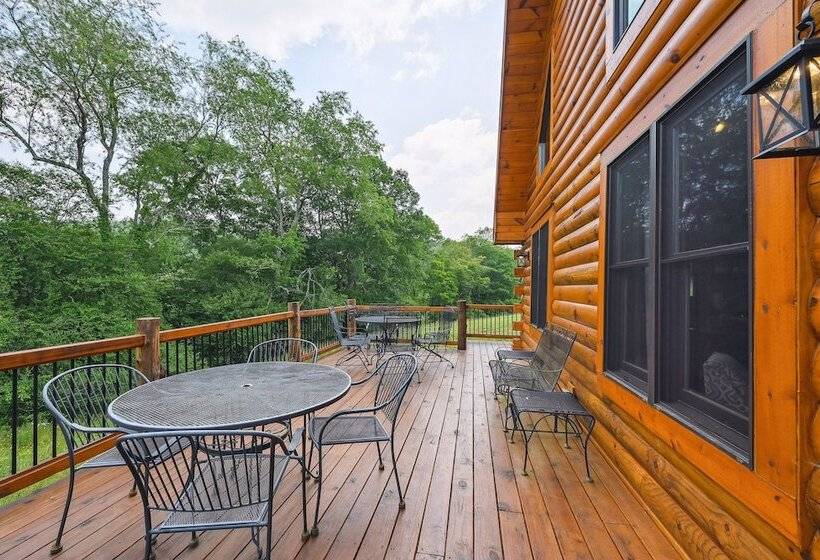 Modern Willis Cabin Retreat: 24 Acre Working Farm!