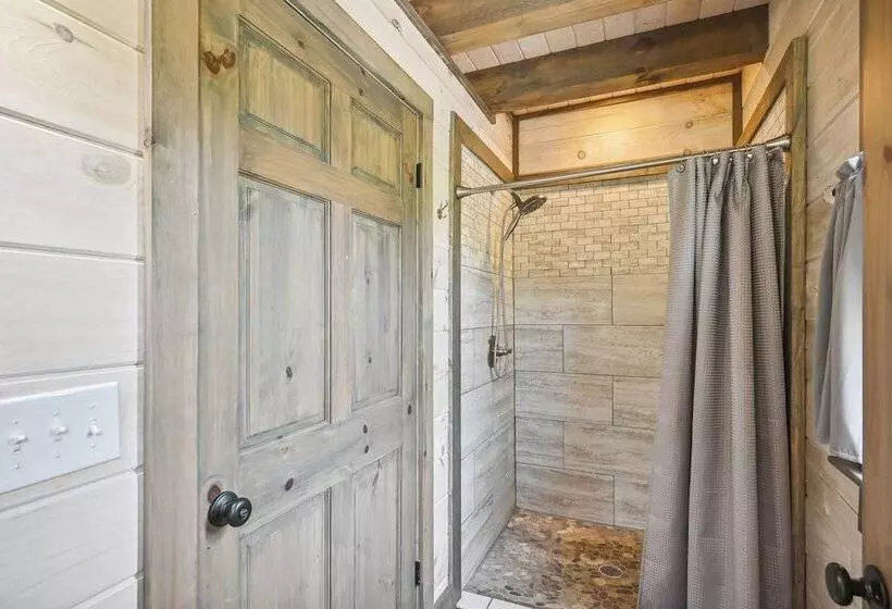 Modern Willis Cabin Retreat: 24 Acre Working Farm!