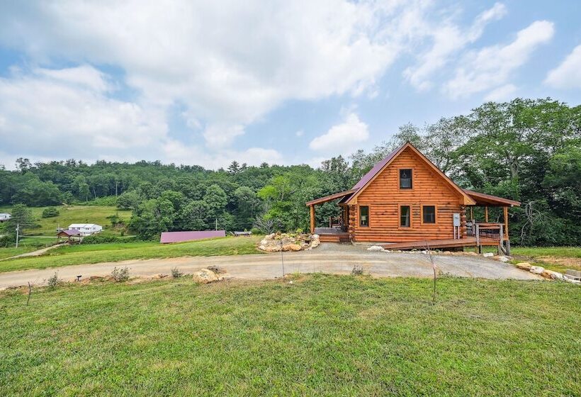 Modern Willis Cabin Retreat: 24 Acre Working Farm!