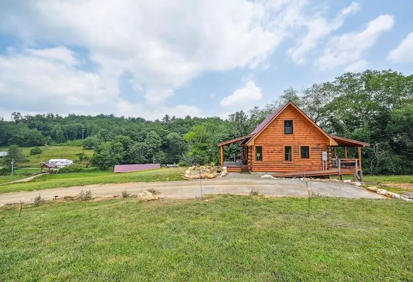 Modern Willis Cabin Retreat: 24 Acre Working Farm!