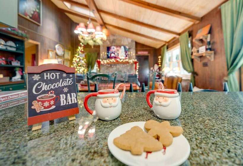 Papa S Christmas Cabin In Gouldsboro W/ Deck!