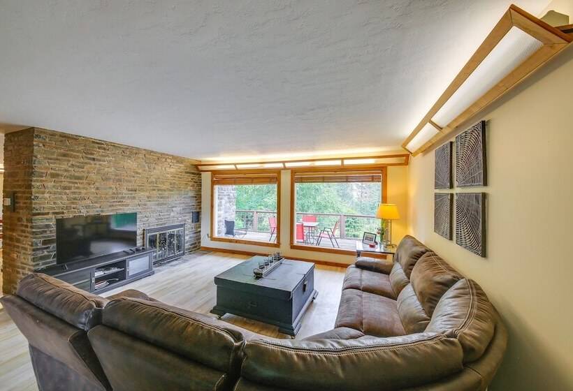 Cozy Home W/ Large Backyard Near Lake Pond Oreille