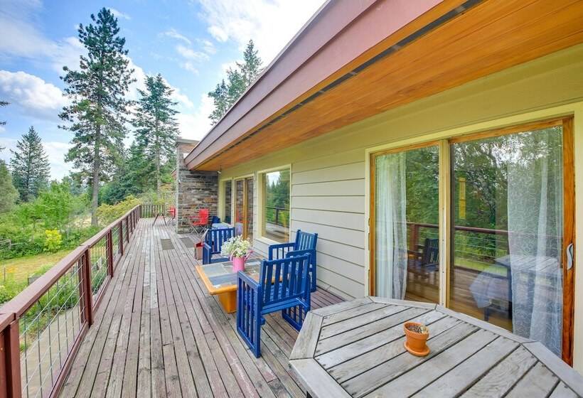 Cozy Home W/ Large Backyard Near Lake Pond Oreille