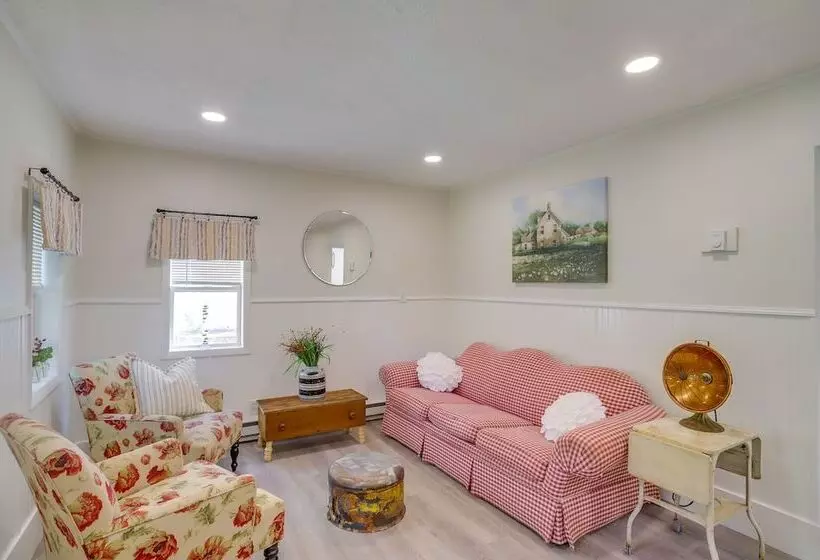 2 Mi To Hagar Beach: Charming Home W/ Fire Pit!