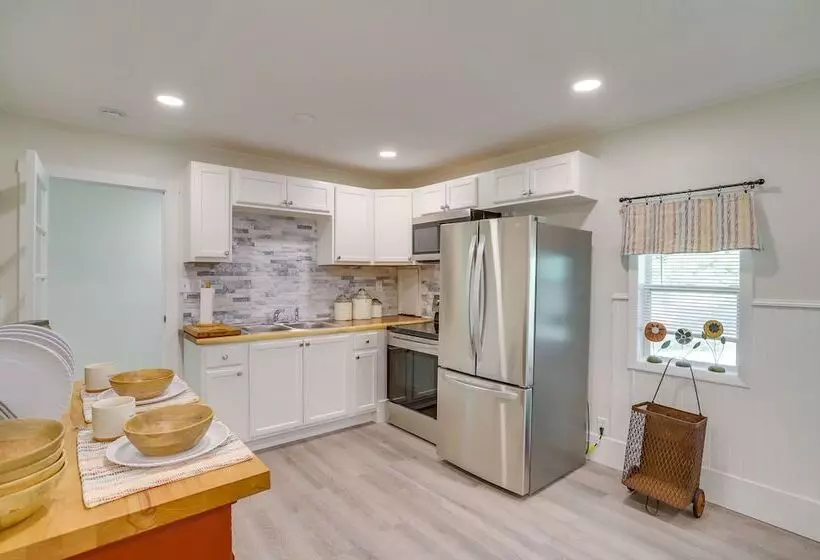 2 Mi To Hagar Beach: Charming Home W/ Fire Pit!