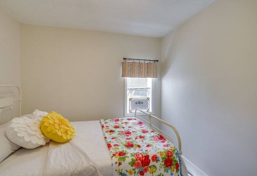 2 Mi To Hagar Beach: Charming Home W/ Fire Pit!