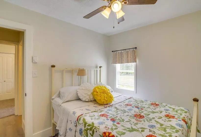 2 Mi To Hagar Beach: Charming Home W/ Fire Pit!