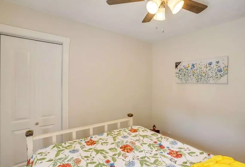 2 Mi To Hagar Beach: Charming Home W/ Fire Pit!