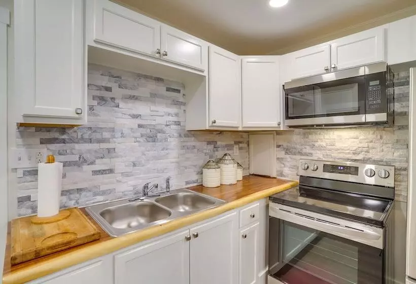 2 Mi To Hagar Beach: Charming Home W/ Fire Pit!