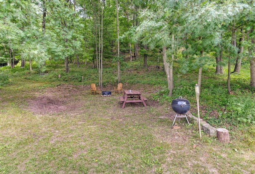 Pet Friendly Lyndon Station Cabin   Hike & Fish!