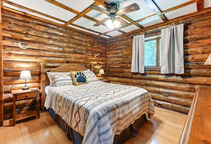 Pet Friendly Lyndon Station Cabin   Hike & Fish!