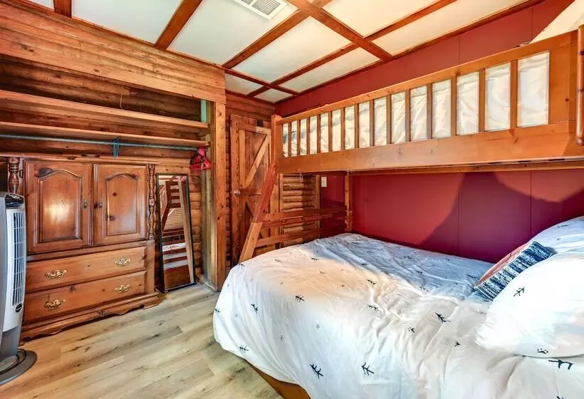 Pet Friendly Lyndon Station Cabin   Hike & Fish!