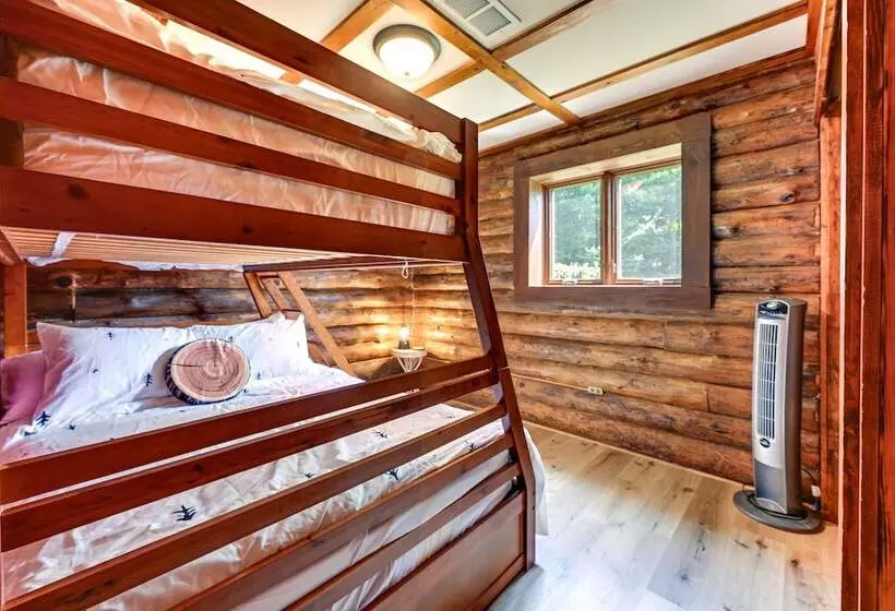 Pet Friendly Lyndon Station Cabin   Hike & Fish!