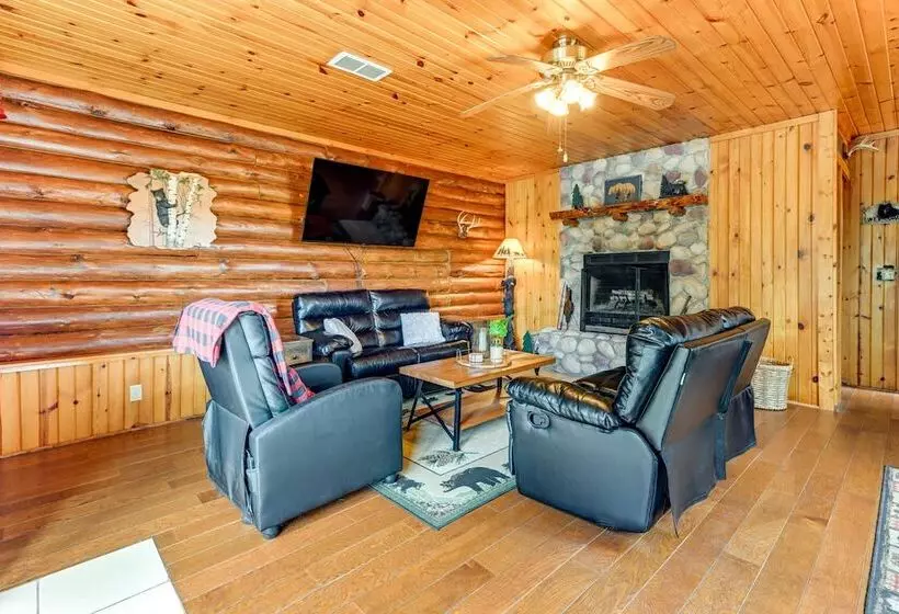 Pet Friendly Lyndon Station Cabin   Hike & Fish!